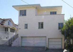 420 Merritt Ave in Oakland, CA - Building Photo - Building Photo