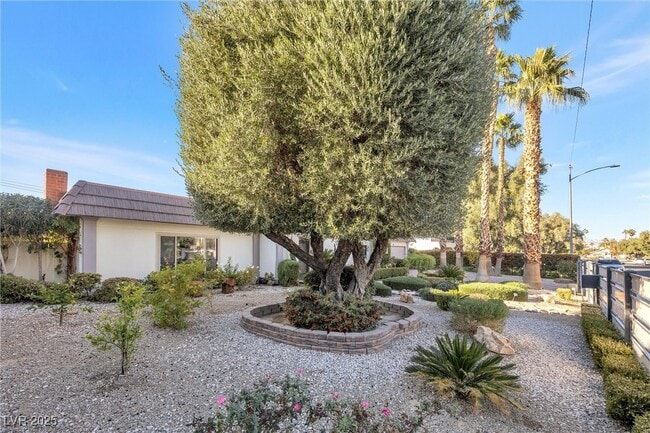 property at 2100 Westlund Dr