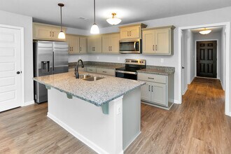 104 Cedar Lake Rd in Toney, AL - Building Photo - Building Photo