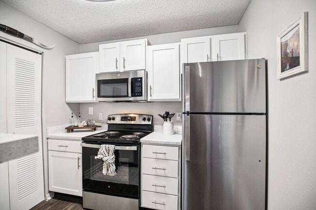 1070 Main Apartments in Hendersonville, TN - Foto de edificio - Building Photo