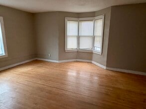 477 3rd Ave NE, Unit 260  5th St NE in Valley City, ND - Building Photo - Building Photo