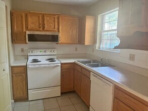 1427 Ebenezer Rd in Knoxville, TN - Building Photo - Building Photo