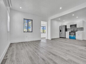 940 SW 28th St in Fort Lauderdale, FL - Building Photo - Building Photo