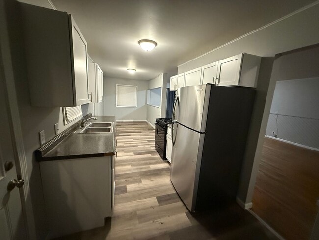 property at 622 E Carpenter St