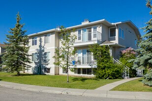 605 19 St SE in High River, AB - Building Photo