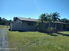 3175 Fell Rd in Melbourne, FL - Building Photo