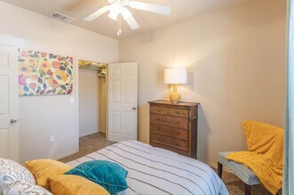 Elm Creek in Lubbock, TX - Foto de edificio - Building Photo