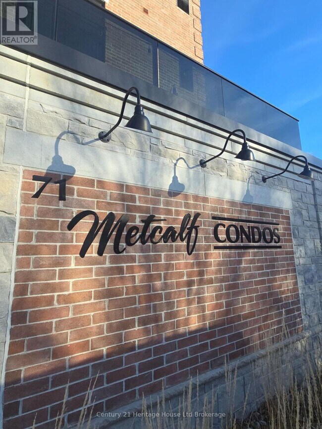 71 Metcalf St in Woodstock, ON - Building Photo - Building Photo