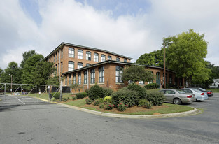 Foxridge Lofts Condominiums in Charlotte, NC - Building Photo