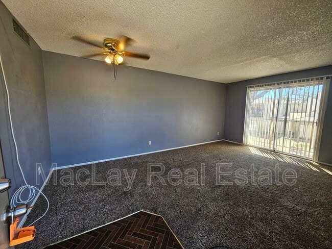 2801 E Monte Cristo Ave in Phoenix, AZ - Foto de edificio - Building Photo