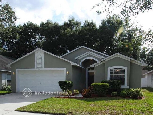 property at 1417 Bloomingdale Trails Boulevard