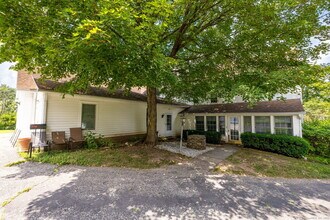 73 Westledge Rd in Simsbury, CT - Building Photo - Building Photo