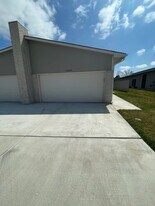 11649-11651 E Harry Ct in Wichita, KS - Building Photo