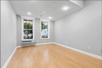 100 Tidewater St in Jersey City, NJ - Building Photo - Building Photo