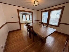 56 Edgecliff Rd, Unit 1 in Watertown, MA - Building Photo - Building Photo