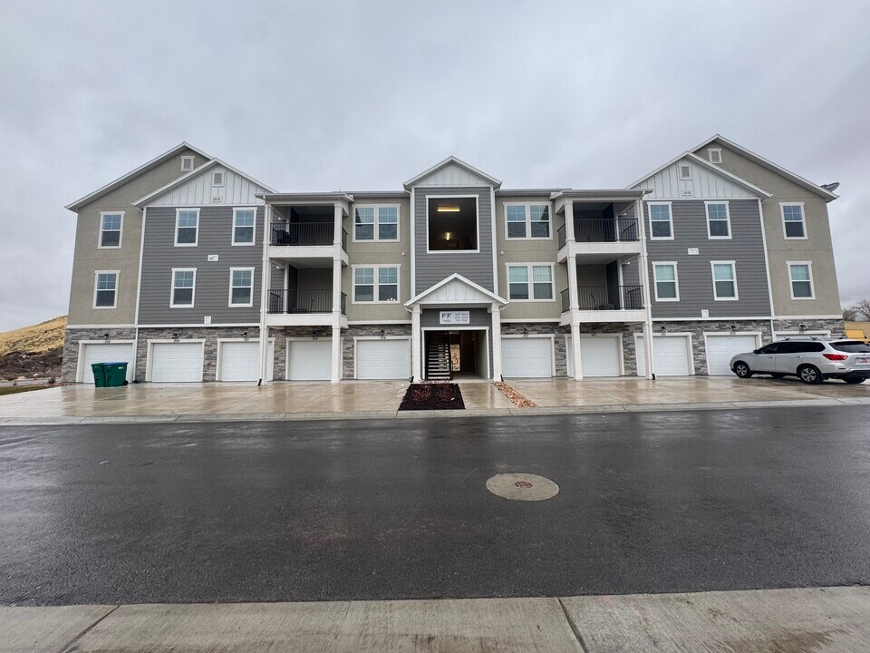 1152-F1152 W Rim Dr in Lehi, UT - Building Photo