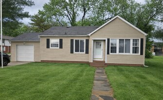 126 N 44th St in Belleville, IL - Building Photo