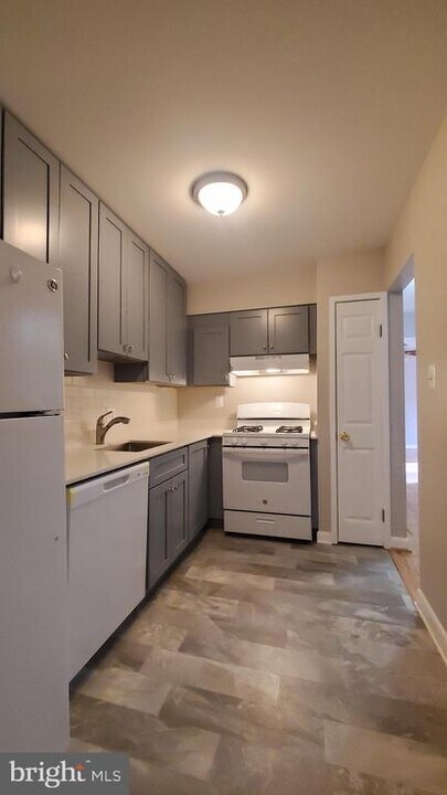 10167 Fair Wds Dr-Unit -210 in Fairfax, VA - Building Photo