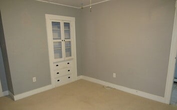 12 Lindell Ave in Leominster, MA - Building Photo - Building Photo