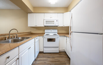 Whispering Oaks Apartments in Orange City, FL - Building Photo - Interior Photo