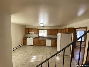 20 Spring Hill Ave in Norwalk, CT - Building Photo - Building Photo