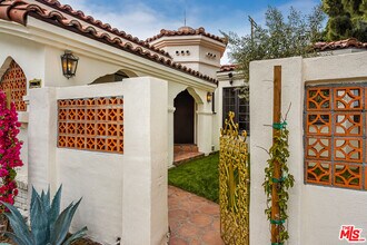 3401 W 41st St in Los Angeles, CA - Foto de edificio - Building Photo