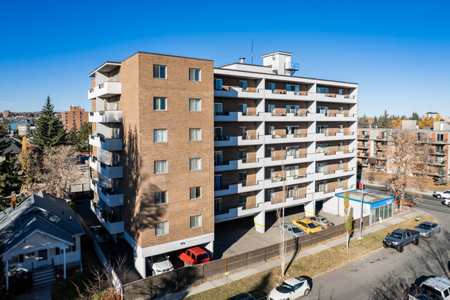 The Wellington Apartments in Calgary, AB - Building Photo - Building Photo