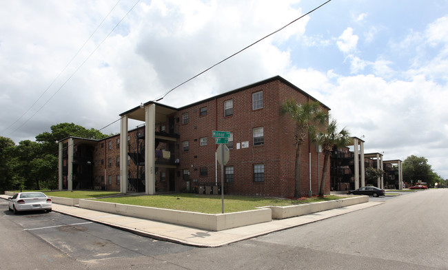 Eastside Terrace in Jacksonville, FL - Building Photo - Building Photo