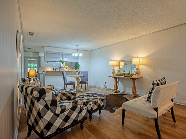 2202 Aberdeen Dr in Tyler, TX - Building Photo - Building Photo
