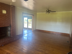 230 S Airport Rd in Farmville, VA - Building Photo - Building Photo