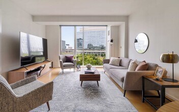 2 Earhart St in Cambridge, MA - Building Photo - Building Photo