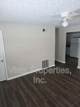 4816 Andalusia Ln in Louisville, KY - Building Photo - Building Photo