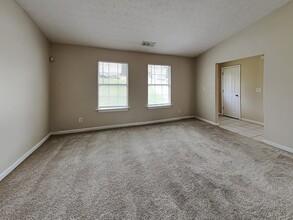 6584 Rebecca Lou Ln in Lithonia, GA - Building Photo - Building Photo