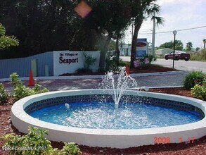 412 Beach Park Ln in Cape Canaveral, FL - Building Photo - Building Photo