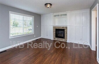 710 SE Murphy Dr in Waukee, IA - Building Photo - Building Photo