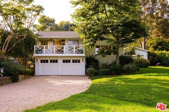 6456 Sycamore Meadows Dr in Malibu, CA - Building Photo - Building Photo