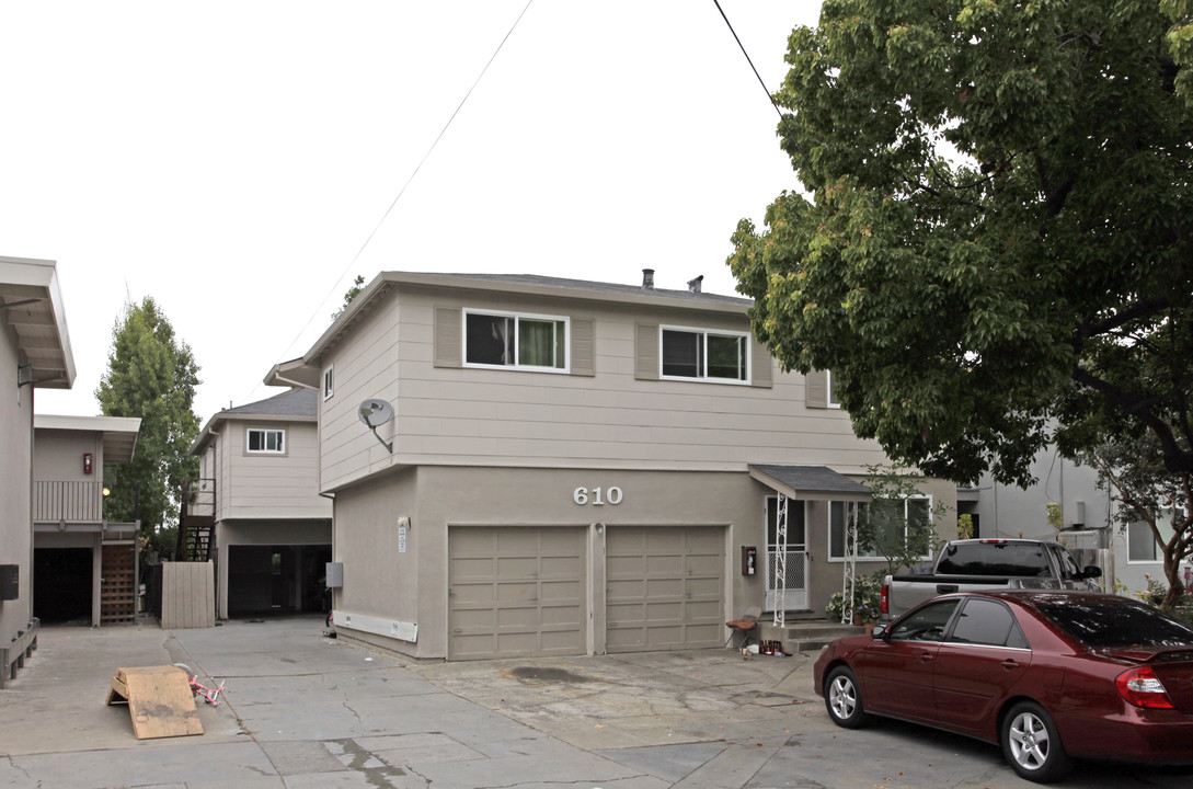 610 Hopkins Ave in Redwood City, CA - Building Photo