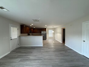 300 Remington Pl in Pooler, GA - Foto de edificio - Building Photo