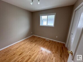 6029-6120 120 Ave NW in Edmonton, AB - Building Photo - Building Photo