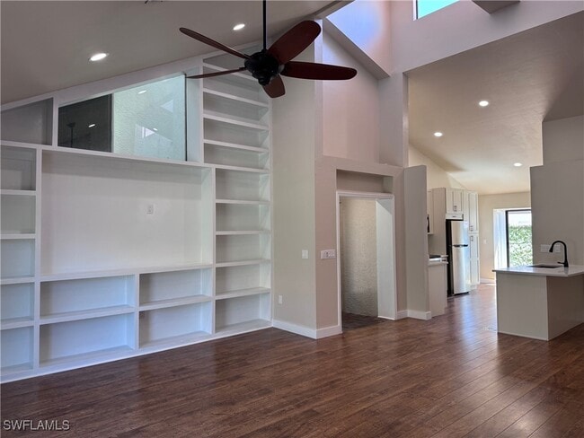 property at 5463 Harbour Castle Dr