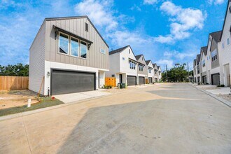 6506 Old Olive Tree Dr in Houston, TX - Building Photo - Building Photo