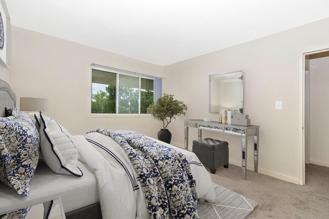 Avenue Apartments in Forestville, MD - Foto de edificio - Building Photo