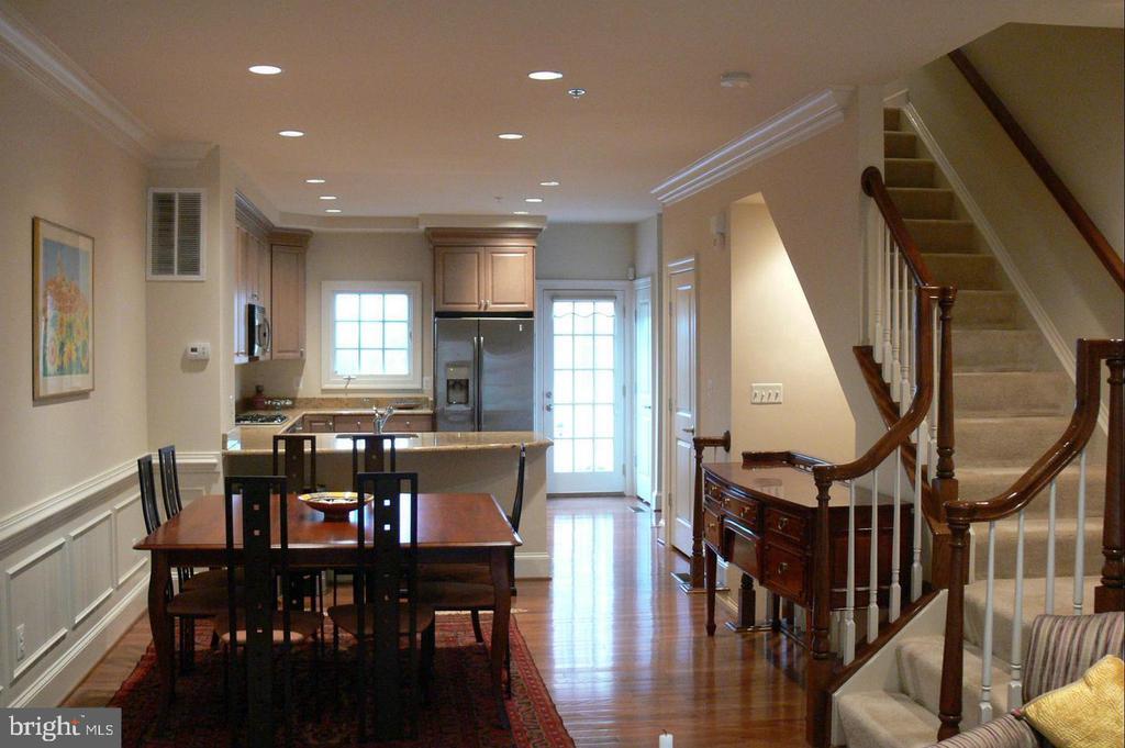 1828 Potomac Greens Dr in Alexandria, VA - Building Photo