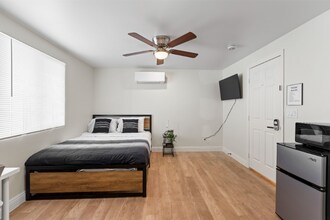 2417 E Wilson Ave in Las Vegas, NV - Building Photo - Building Photo