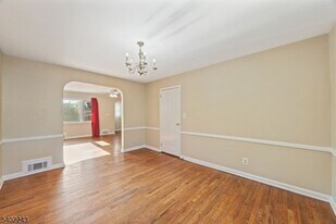 298 Newark Ave in Union, NJ - Building Photo