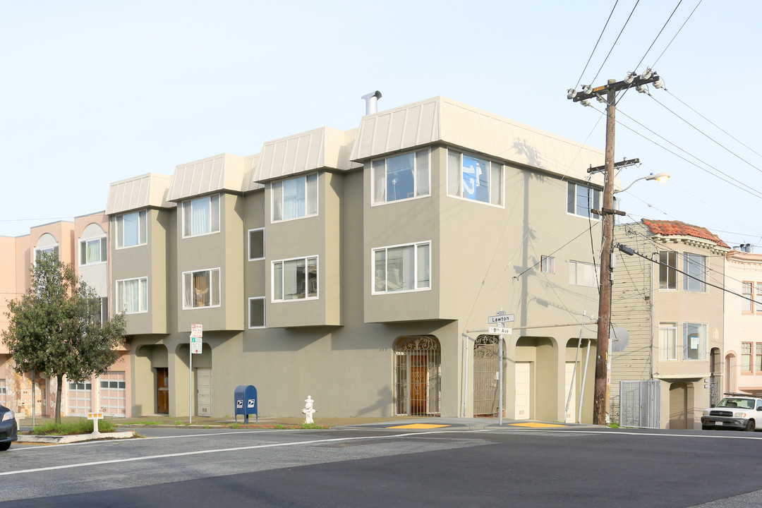 200 Lawton St in San Francisco, CA - Building Photo