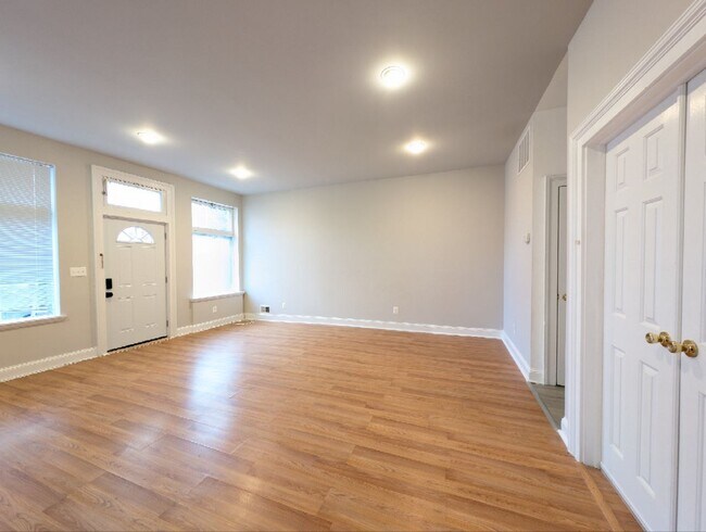 702 E Fort Ave in Baltimore, MD - Building Photo - Building Photo