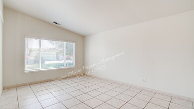 1420 Garrett Ct in Rohnert Park, CA - Building Photo - Building Photo
