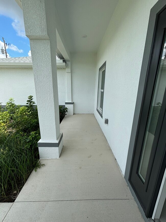 3118 NW 18th Terrace in Cape Coral, FL - Building Photo - Building Photo