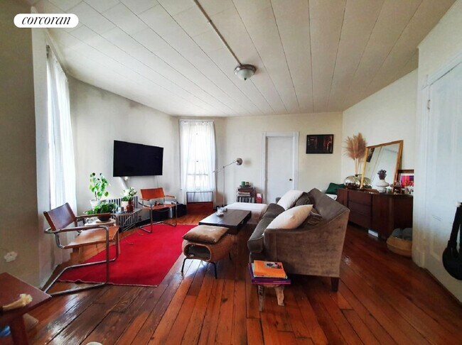 529-529-531 Graham Ave in Brooklyn, NY - Building Photo - Building Photo